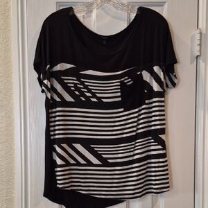 Black and White Cap Sleeve Top XL